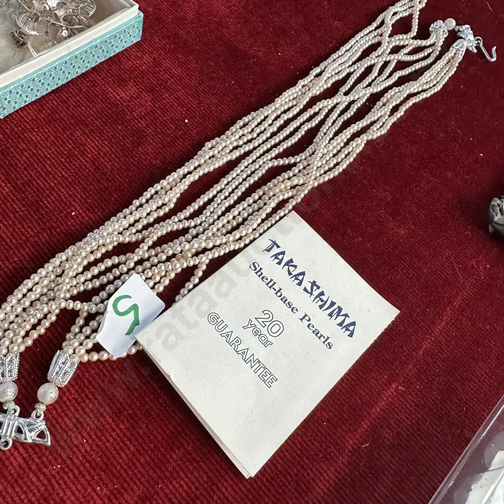 Takashima pearls (small repair required) Image 1++
