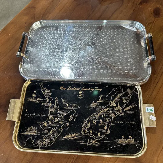 2 trays