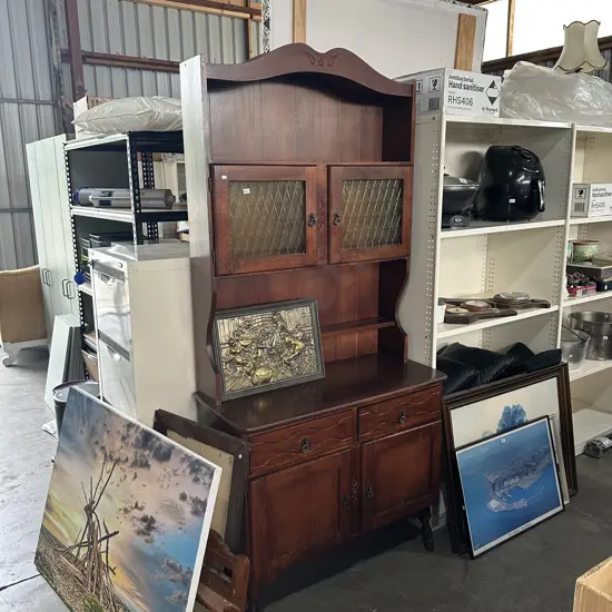 hutch dresser