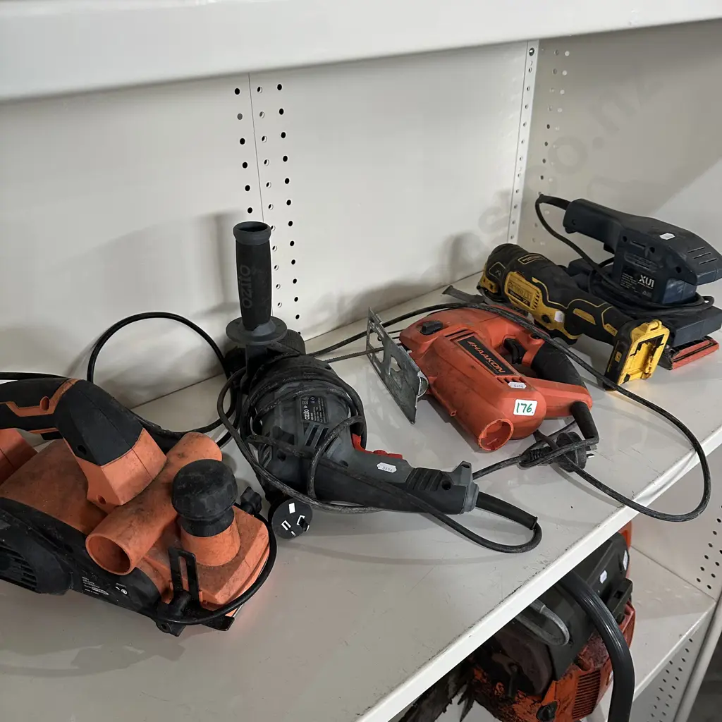 shelf lot of tools Image 1++