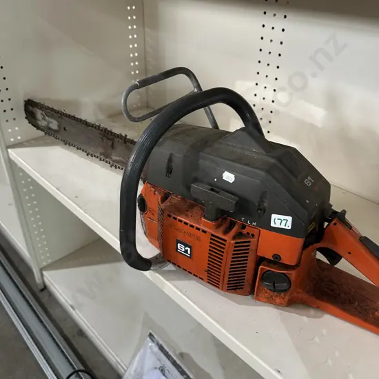 husky 61 chainsaw - sold as working