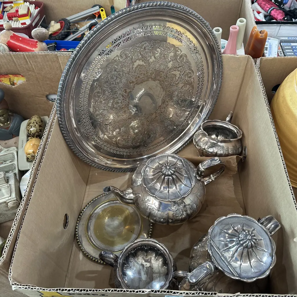 Box of silverware including lazy susan. Image 1++