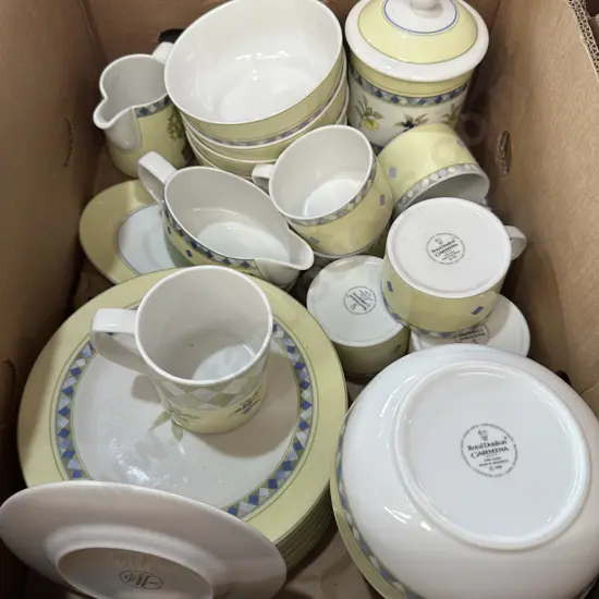 Royal Doulton Garmina dinnerware.