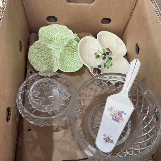 Box lot with set of three bowls and English china etc.