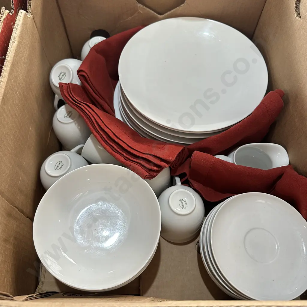 Box of Arzberg German dinnerware. Image 1++