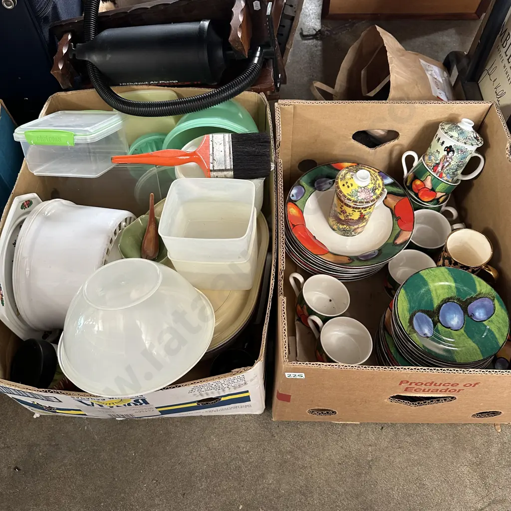 Two boxes of dinnerware, Tupperware and Sistema etc. Image 1++
