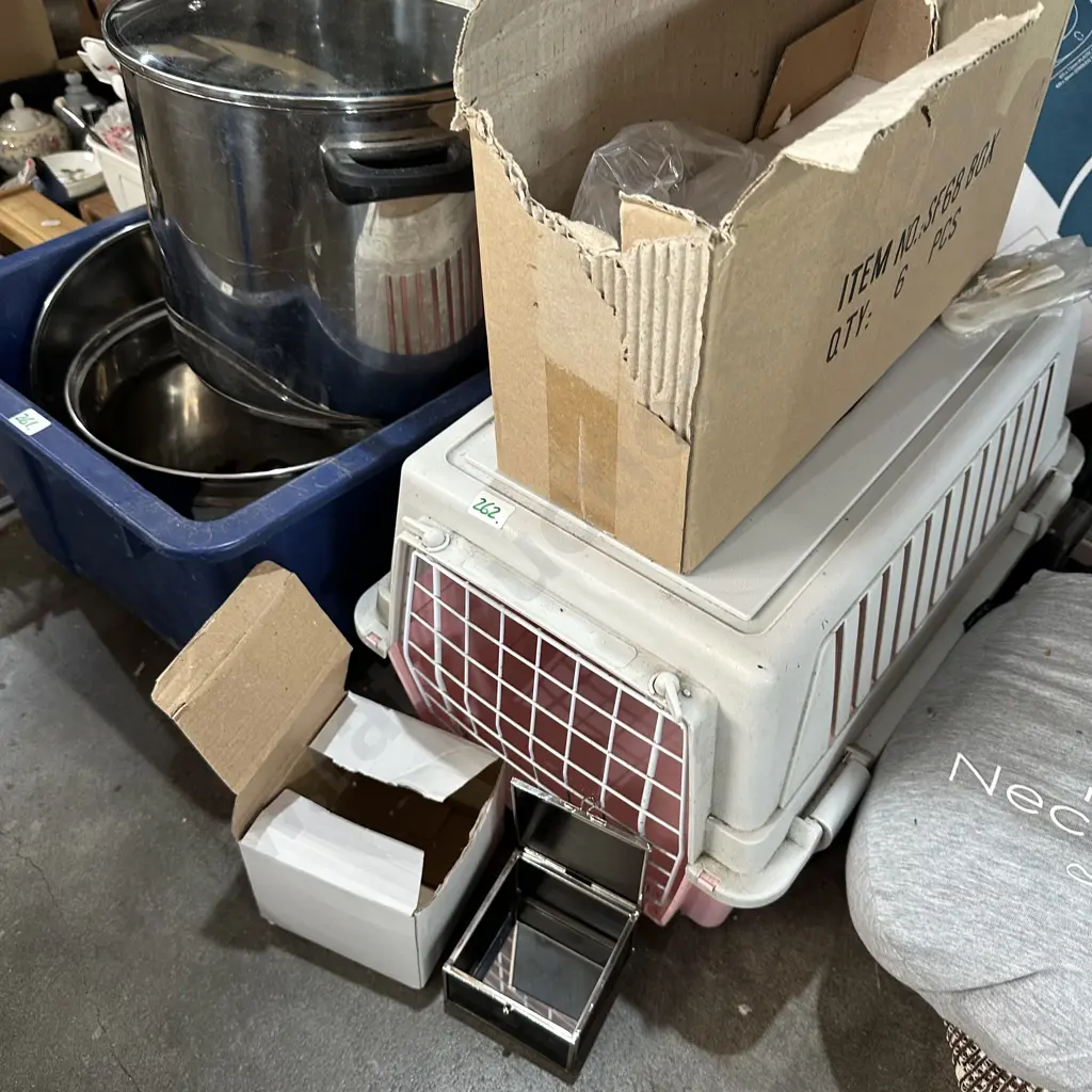Four new jewellery boxes plus a pet cage. Image 1++