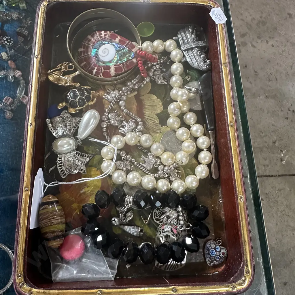 jewellery tray and contents Image 1++