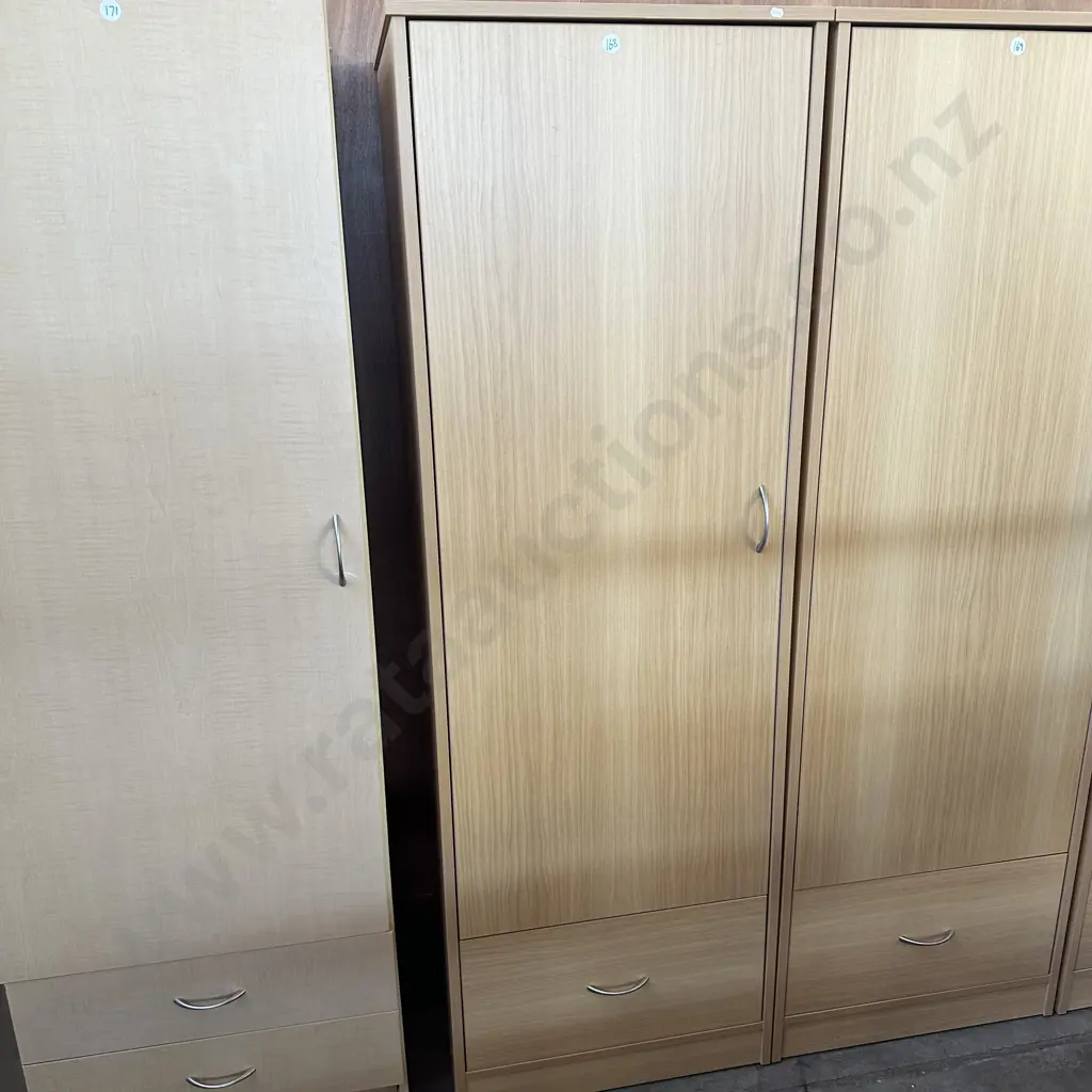 new free standing wardrobe Image 1++