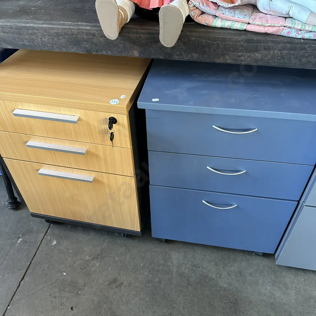 2 office mobiles Image 1++