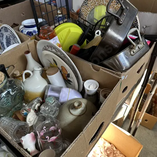 2 box lots, roasters, mirror, lamps and fuel etc