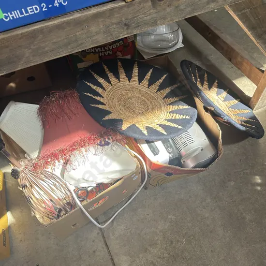 Pr wicker platers, electricals, lamps etc