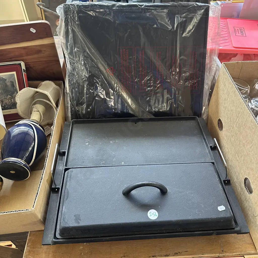 2 x new BBQ plates both 48 x 40cm Image 1++