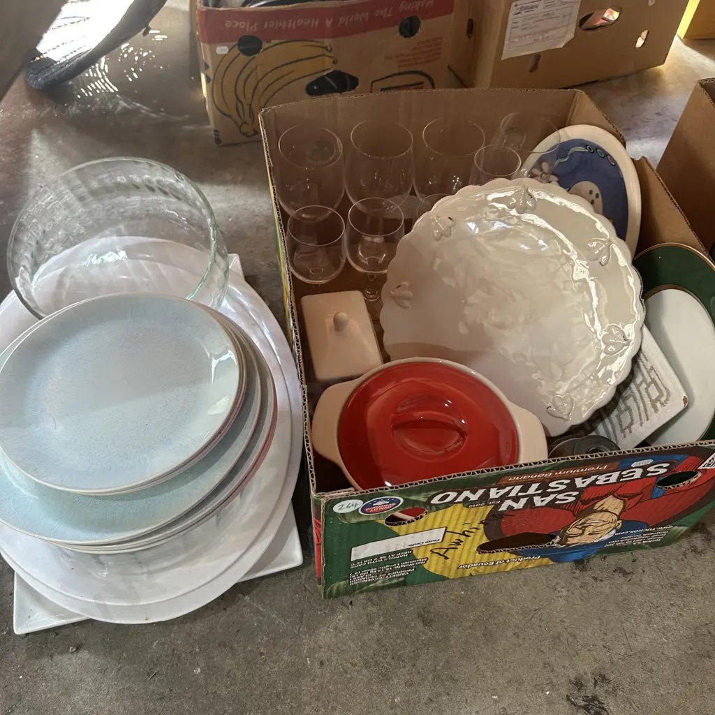 large lot kitchenware, part dinner set, glassware, platers etc Image 1++