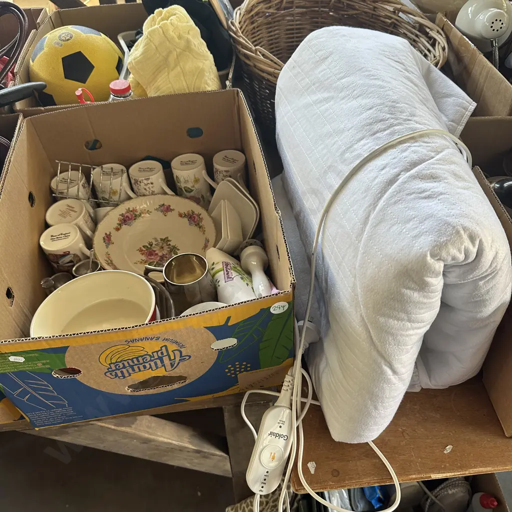 kitchenware and modern Queensize elec blanket Image 1++