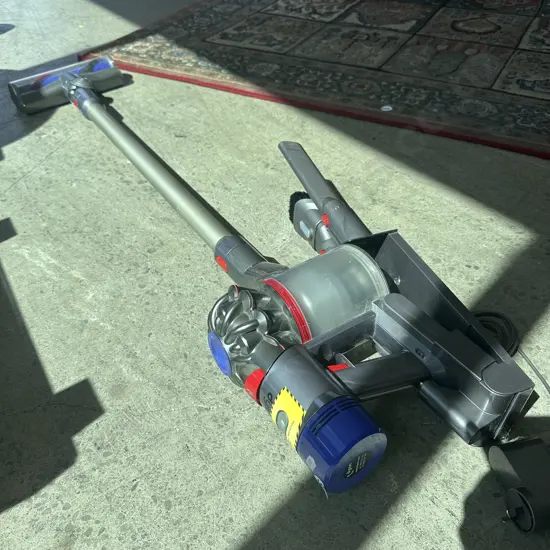 Dyson vac