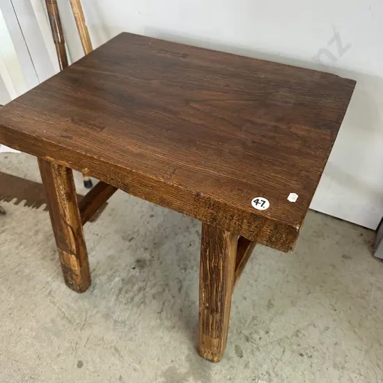 Oak side table 450 x 570