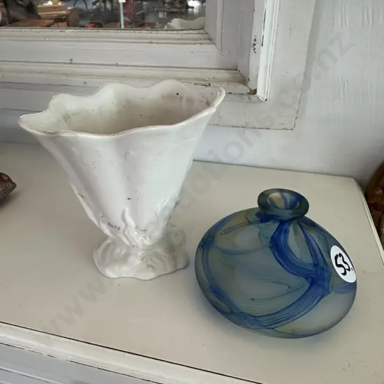 Crown Lynn and art glass vases