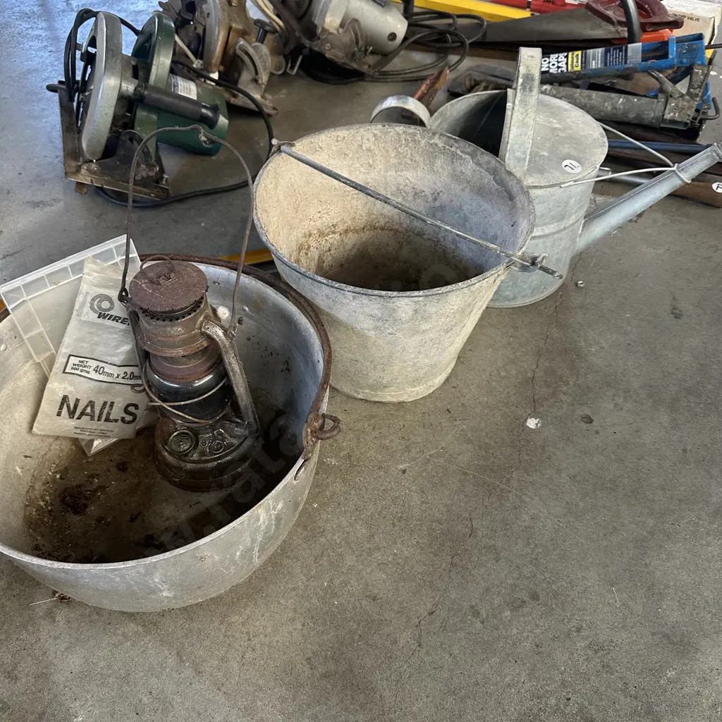 pan, bucket, can and lamp Image 1++