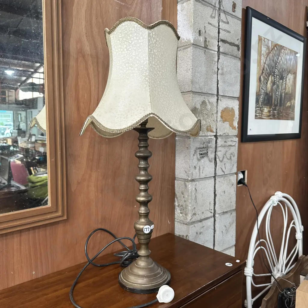 Brass lamp Image 1++
