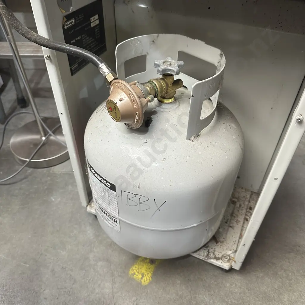 heavy gas bottle, dirty heater Image 1++