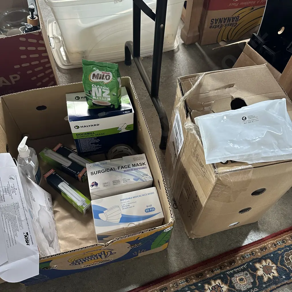 Half a box of cool packs, masks, lamps and Milo etc. Image 1++