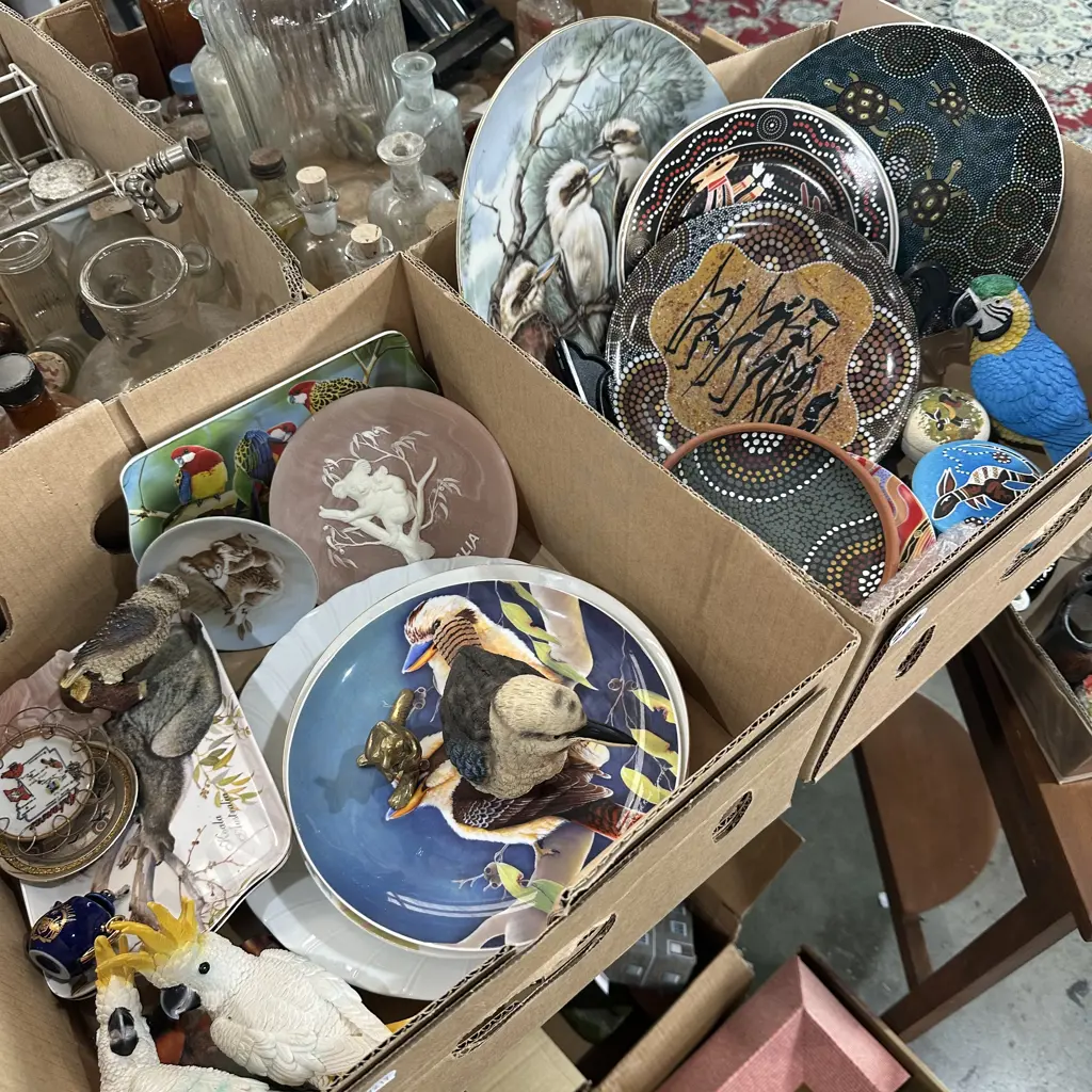 Two boxes display plates, birds and solid brass kangaroo etc. Image 1++