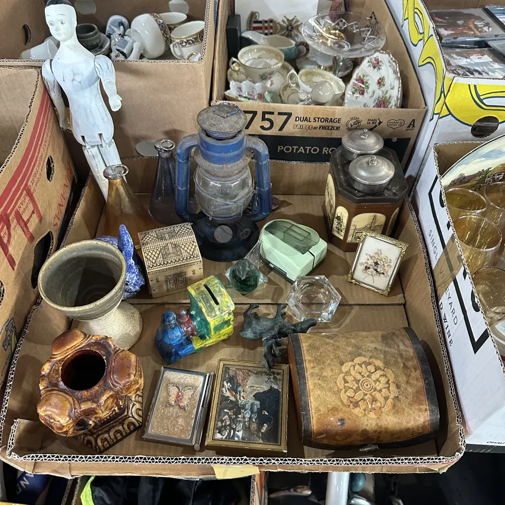 Box of collectables, silverware etc. Image 1++