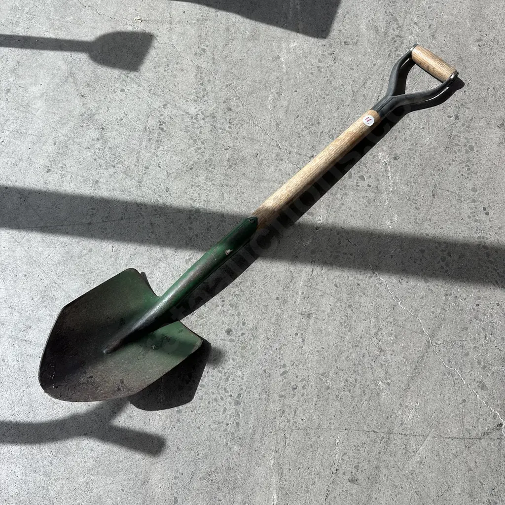 Atlas short handled shovel Image 1++