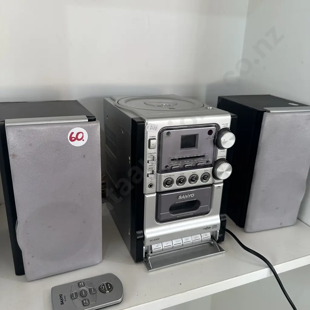 Sanyo midi system Image 1++