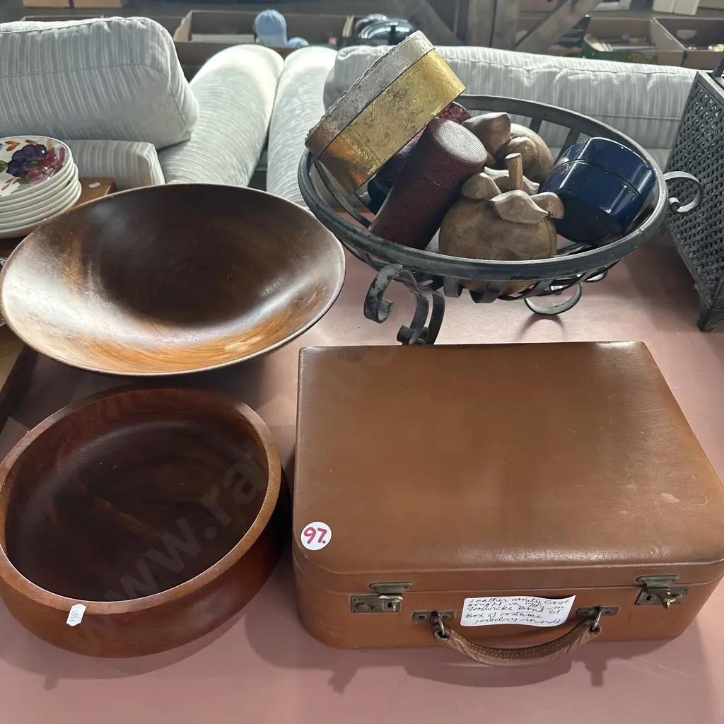 wooden and metal bowls, vintage vanity case etc Image 1++