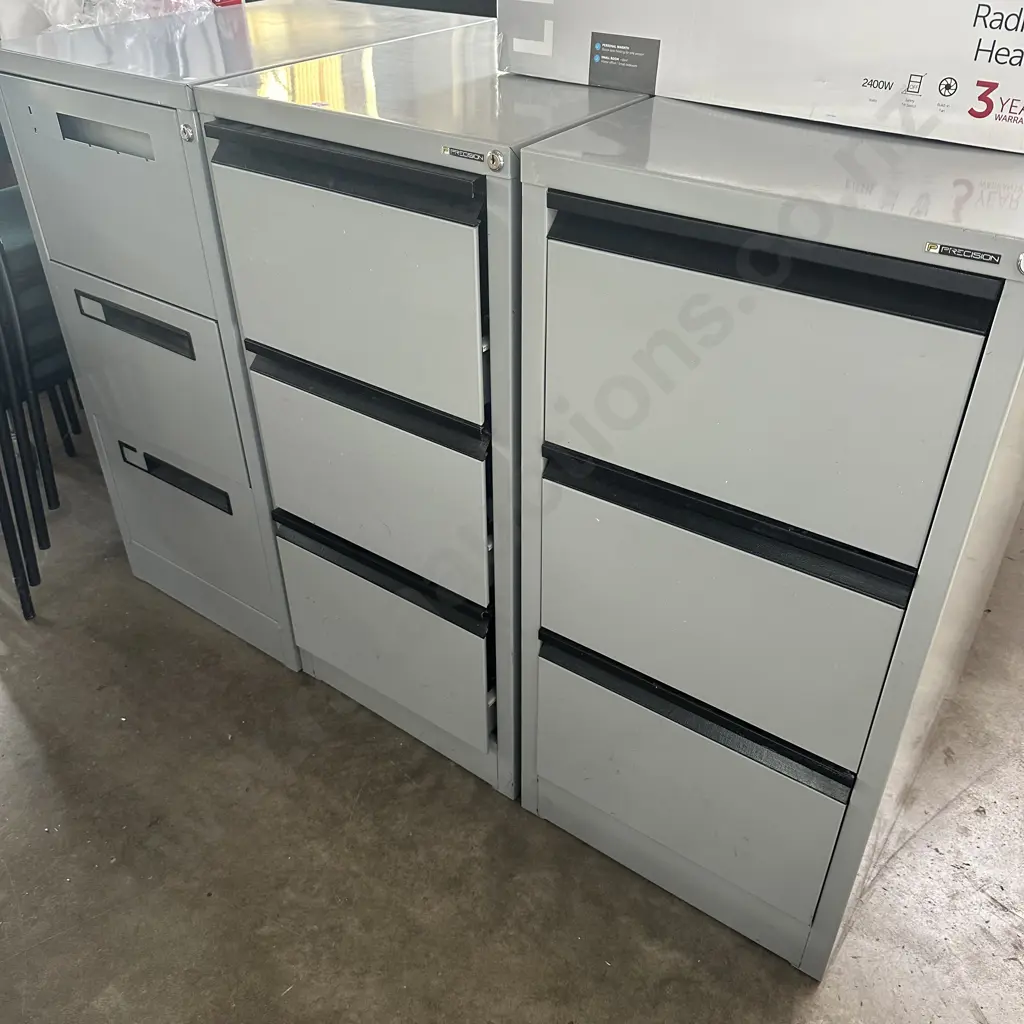 3 file cabinets Image 1++