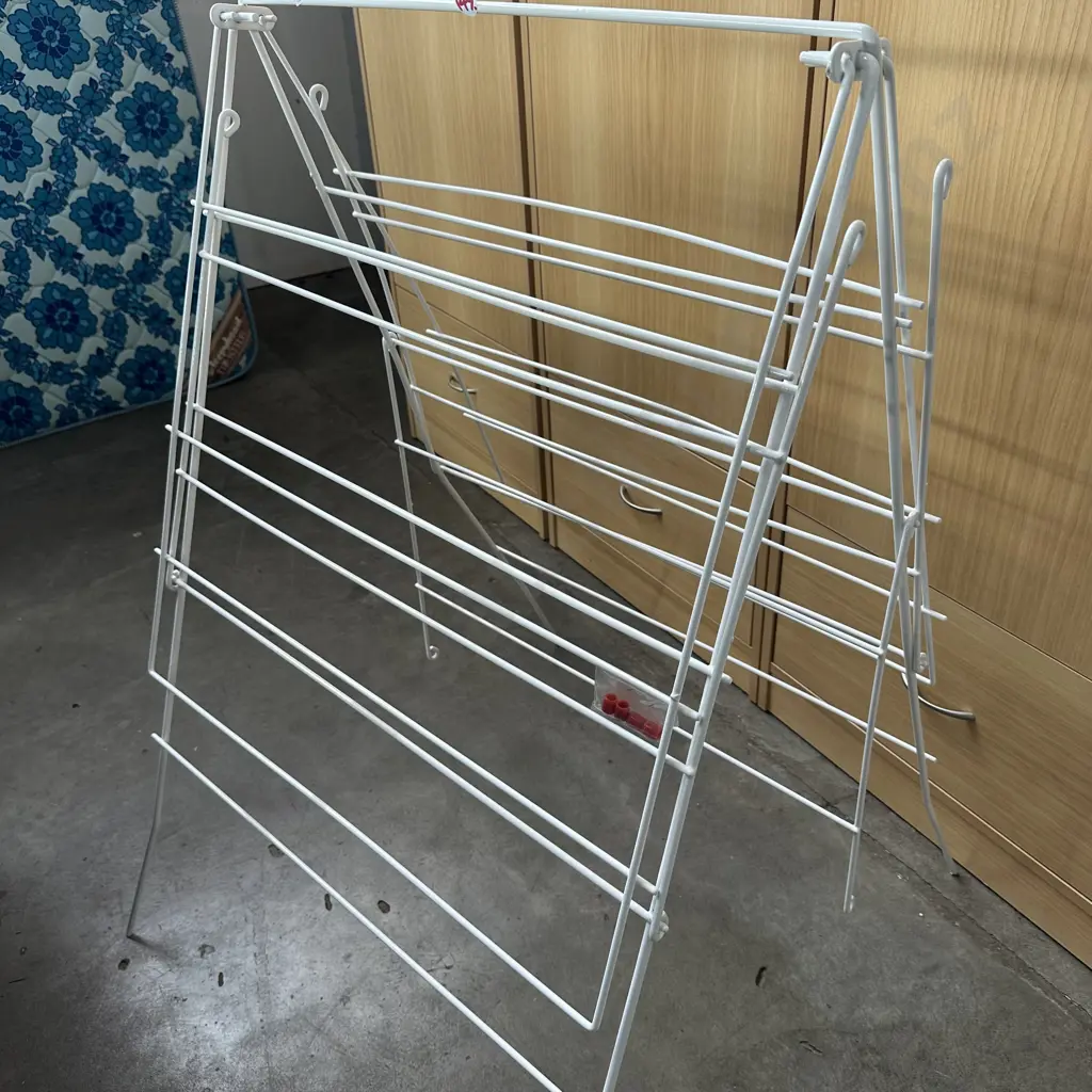 large clothes horse - good condition Image 1++