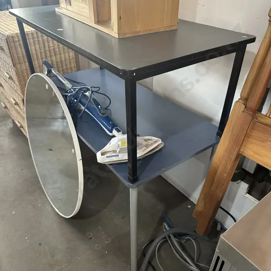2 desks