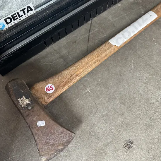 splitting axe