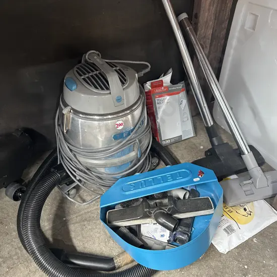 Tidy Tellus and attachments plus some bags.