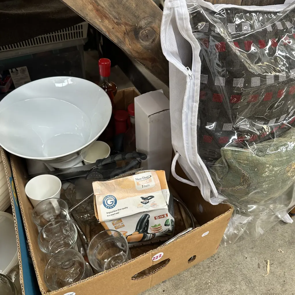 Box lot including large bowl and cushions etc. Image 1++