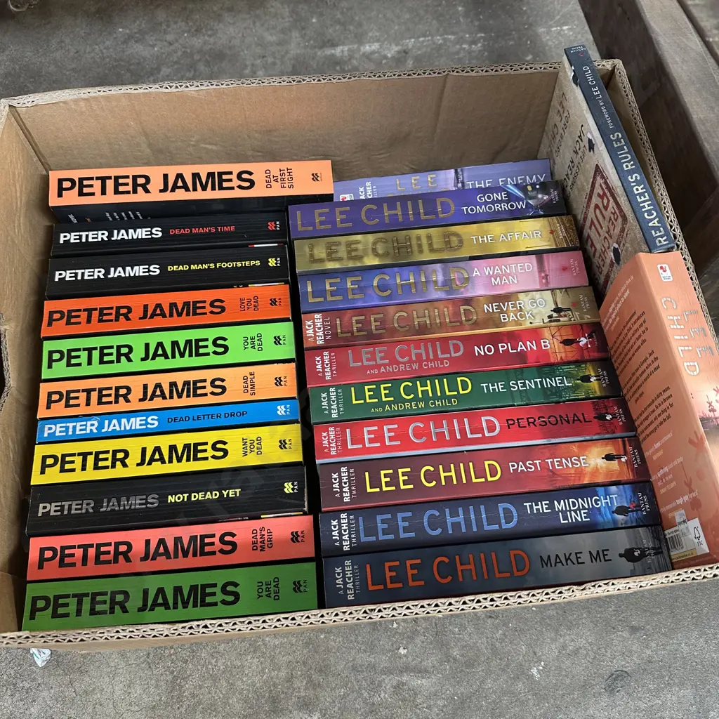 Box of good books - Peter James and Lee Child. Image 1++