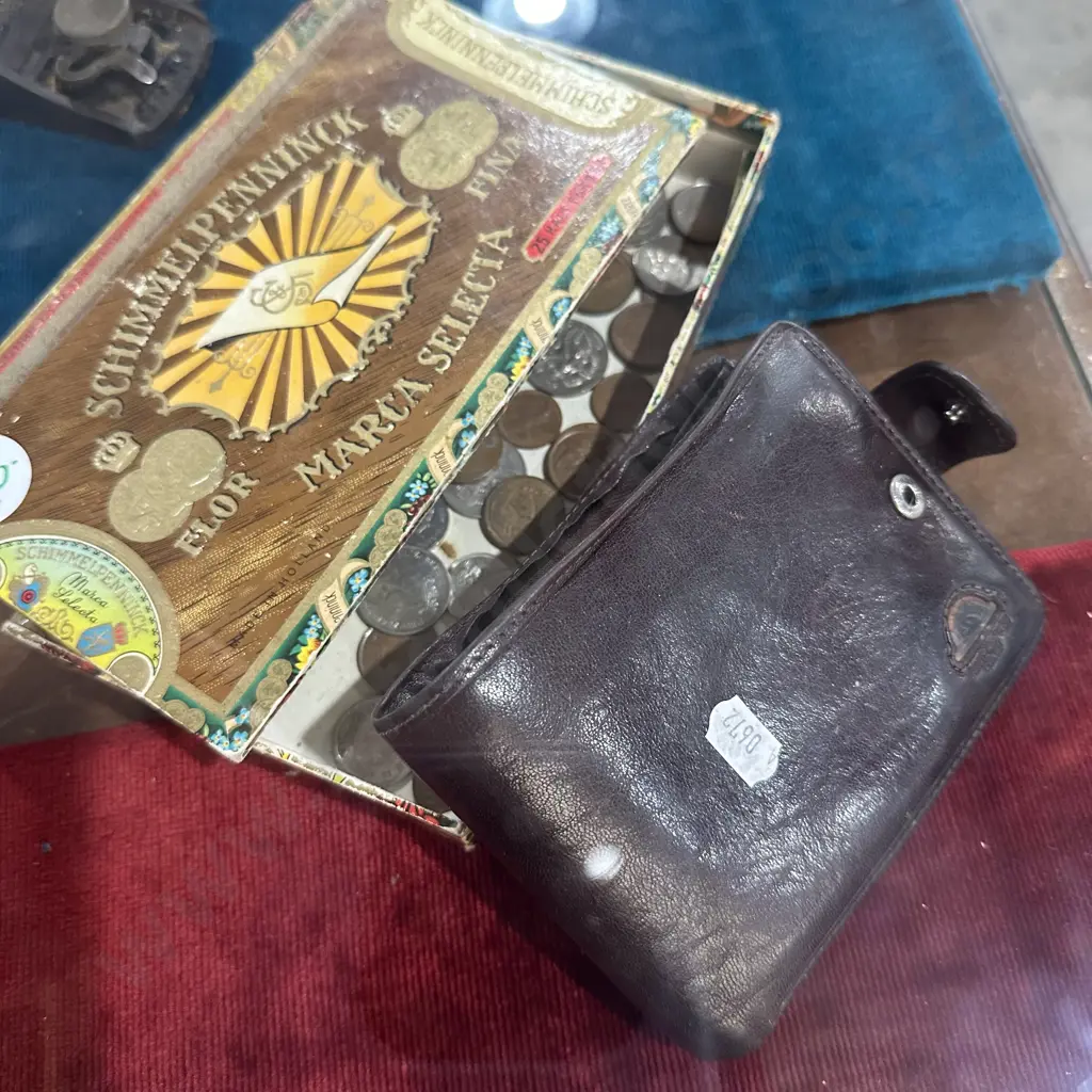 coinage plus leather wallet Image 1++