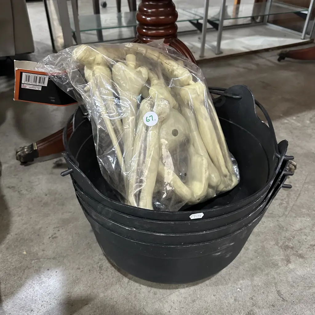plastic cauldrons plus bag of bones Image 1++