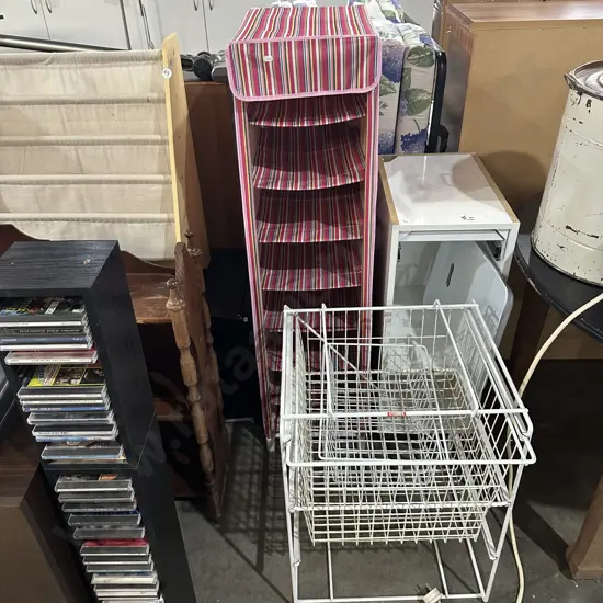 shoe shelf, wire baskets and kitchen part