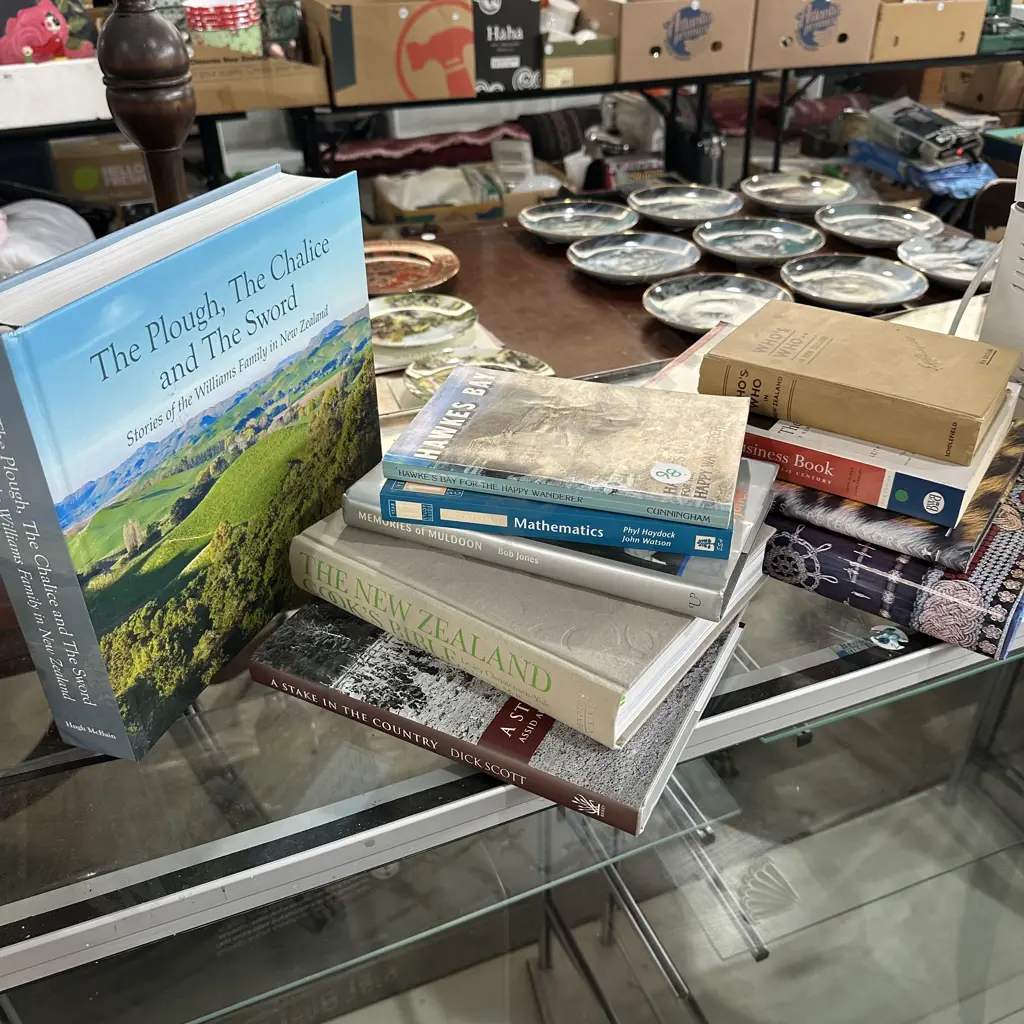 NZ books inc Ashley book of knots and bar stool, chopping board Image 1++