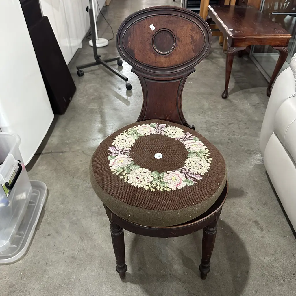 Victorian bedroom chair Image 1++