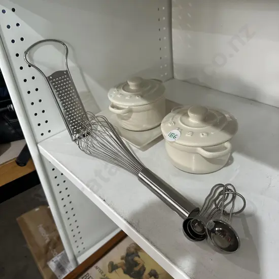 kitchenware