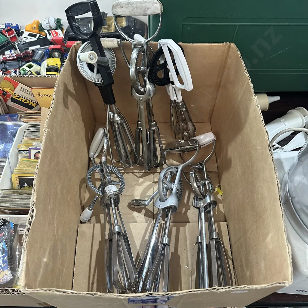 Six egg beaters Image 1++