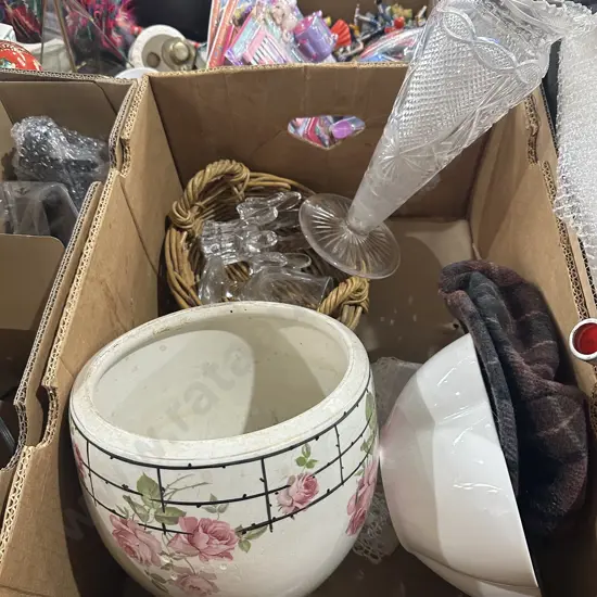 Planter, bowl, hat, vase etc.