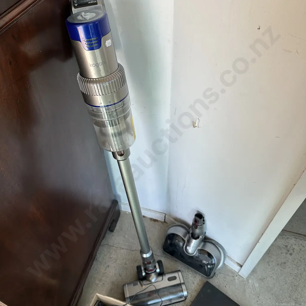 Kogan stick vac plus accessories Image 1++