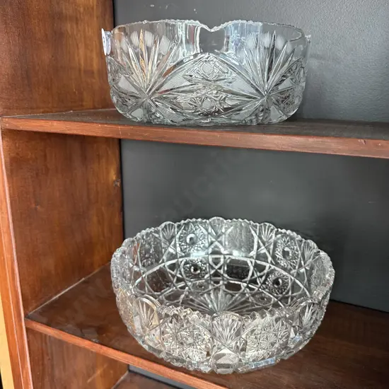 2 crystal bowls
