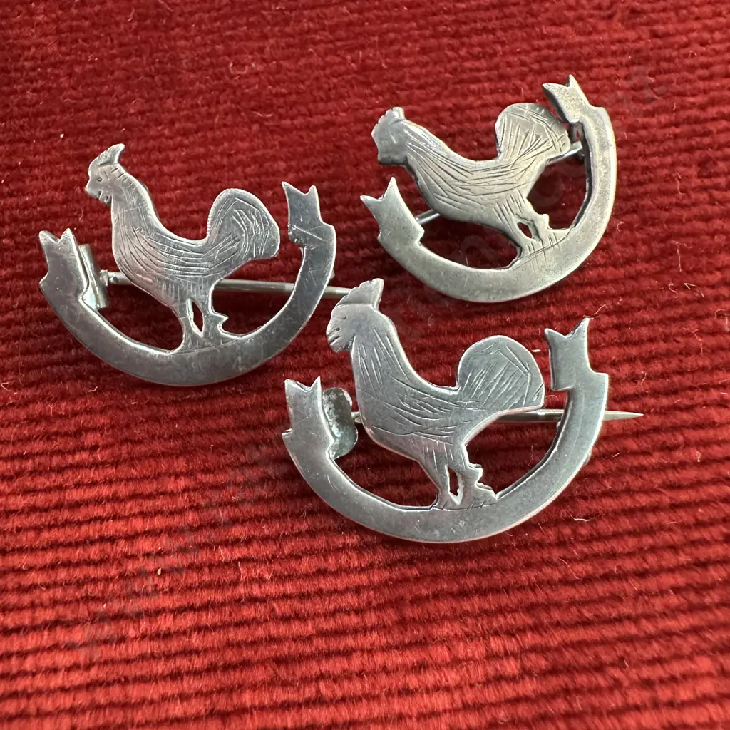 3 x Sterling silver rooster brooches 9.33g including pin Image 1++