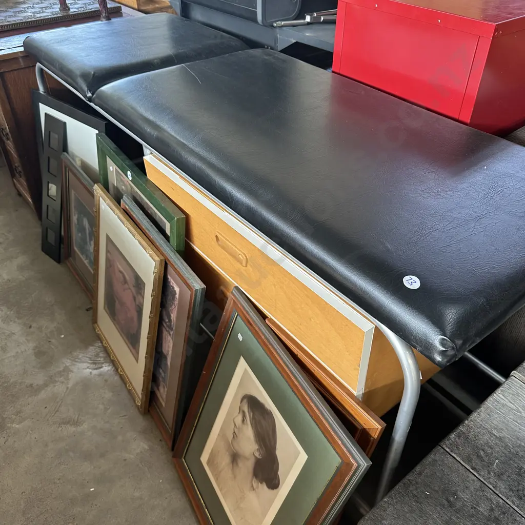 examination table Image 1++